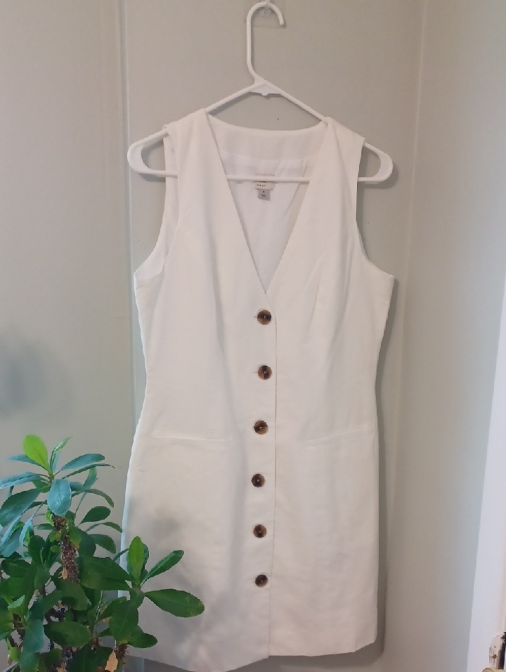 a new day Sz M, White Sleeveless Button-Front Dress, cotton Blend